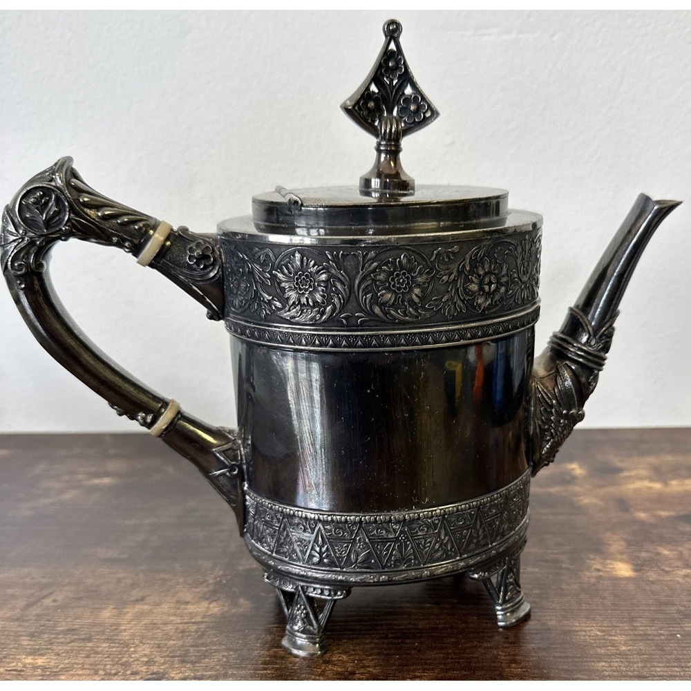 Vintage Meriden Britannia Silver Plate Teapot coffee pot‎ cottage core engraved